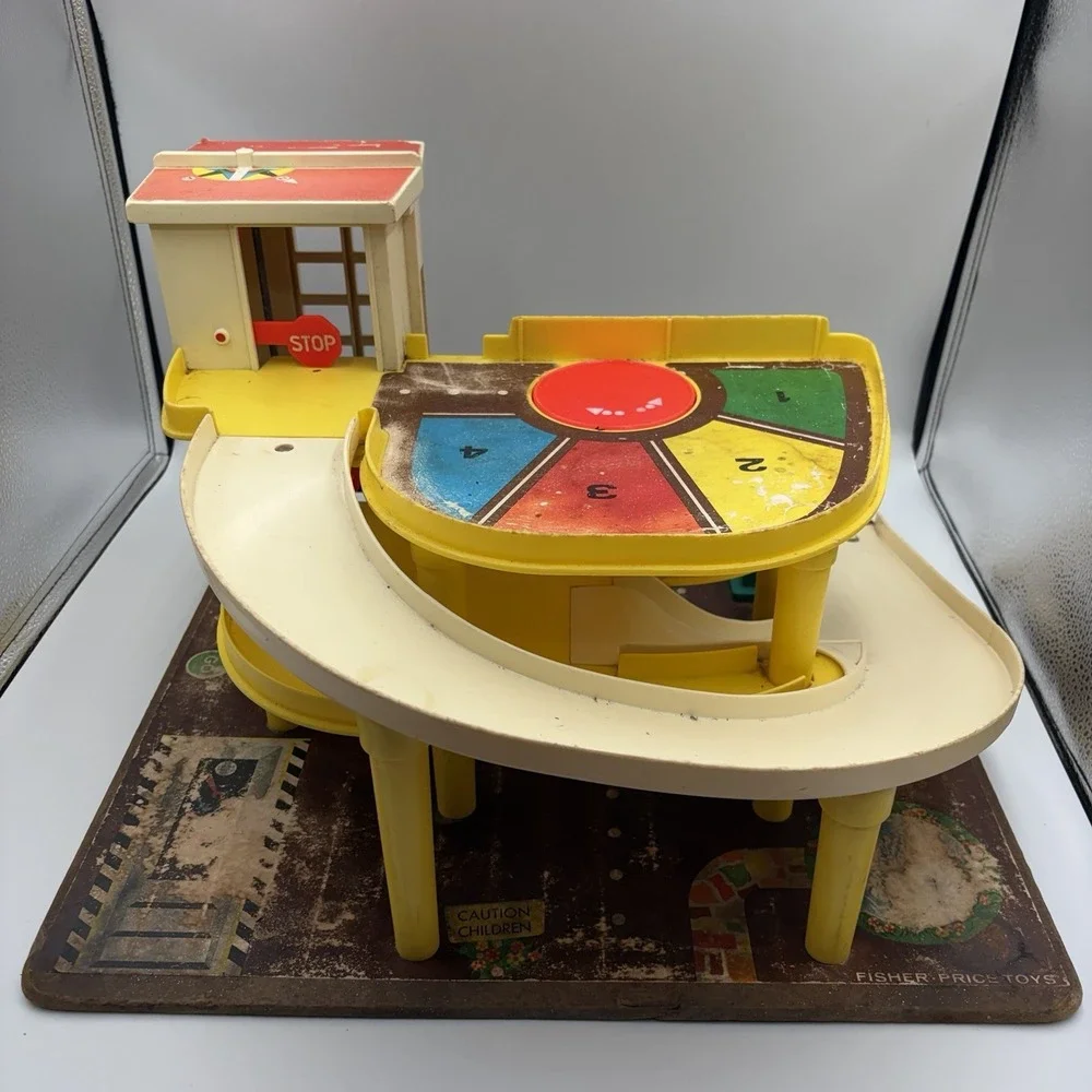Fisher-Price elevator works